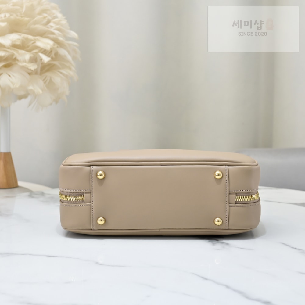 Miu Miu Miu Miu Arcadie Leather Large 레플리카 41번 이미지 - Bag | 세미샵 레플리카 사이트