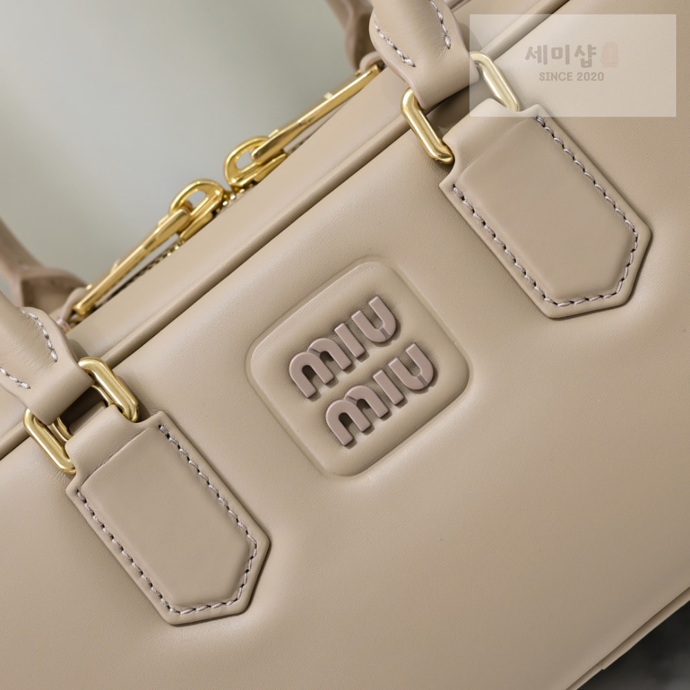 Miu Miu Miu Miu Arcadie Leather Large 레플리카 42번 이미지 - Bag | 세미샵 레플리카 사이트