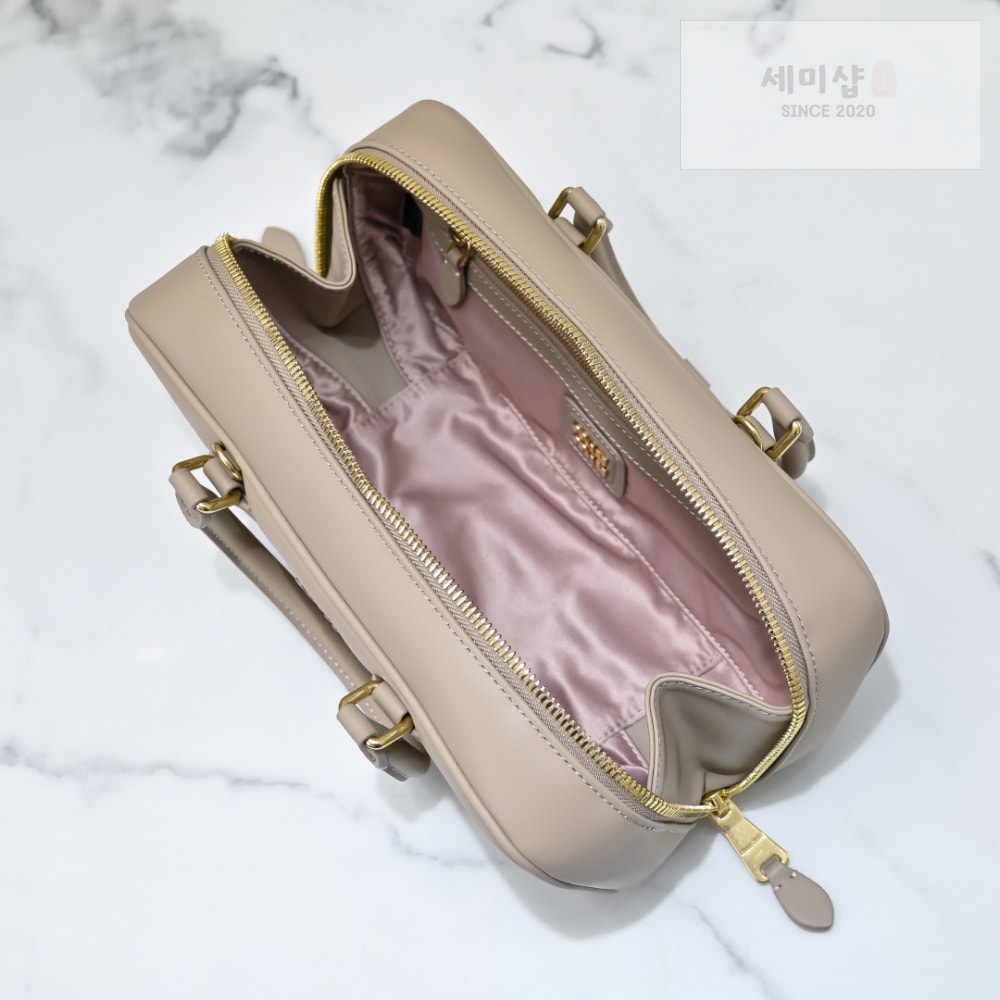 Miu Miu Miu Miu Arcadie Leather Large 레플리카 48번 이미지 - Bag | 세미샵 레플리카 사이트