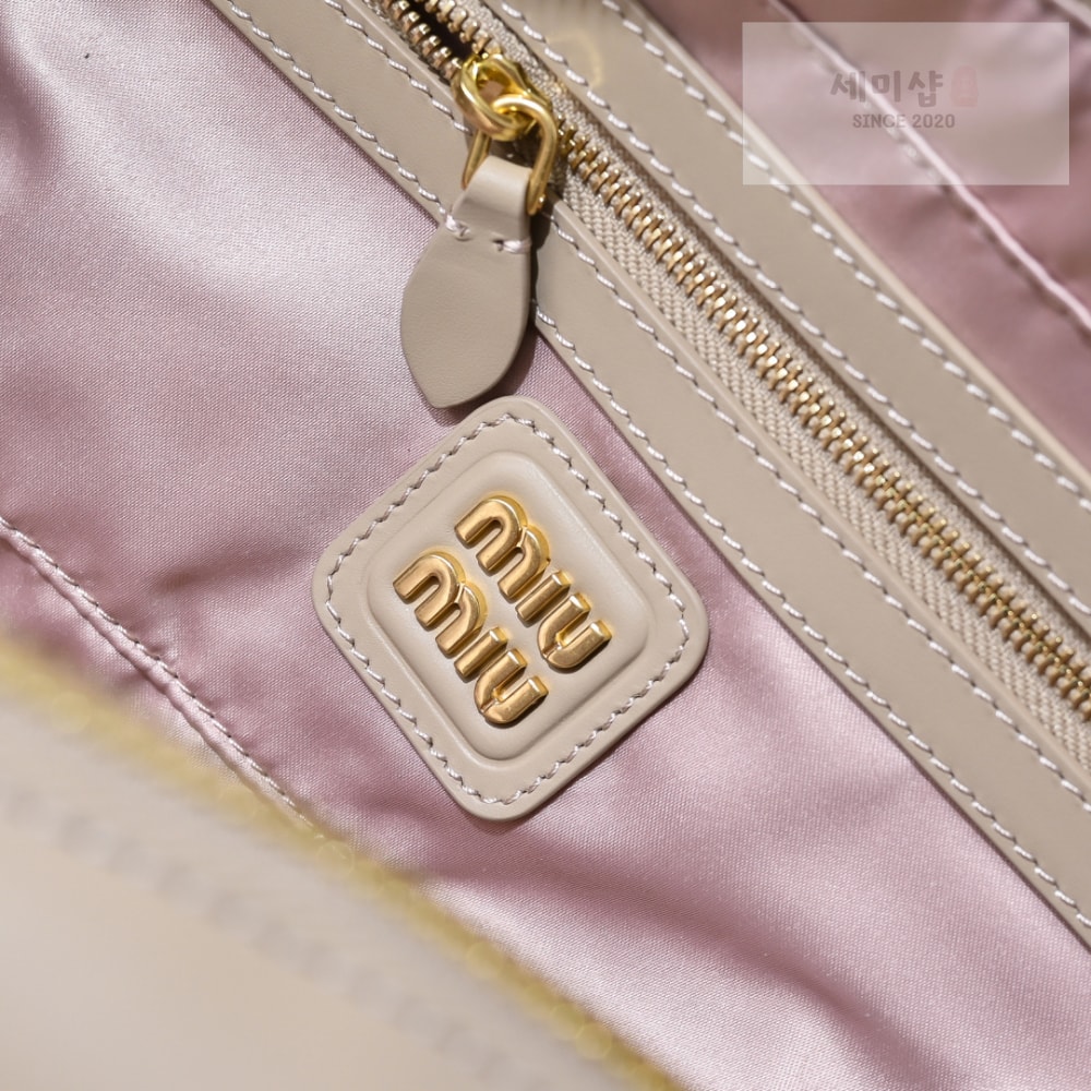 Miu Miu Miu Miu Arcadie Leather Large 레플리카 45번 이미지 - Bag | 세미샵 레플리카 사이트