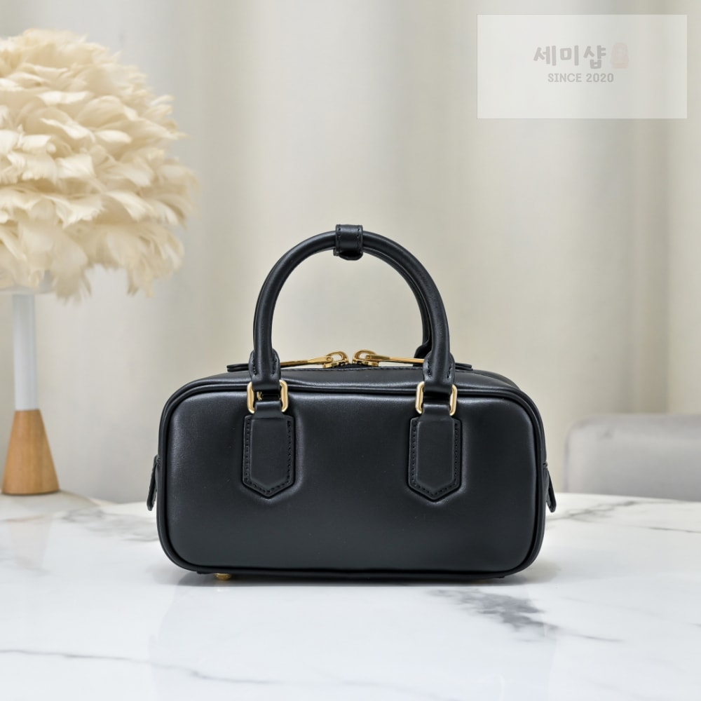 Miu Miu Miu Miu Arcadie Leather Regular Bag 58번 이미지