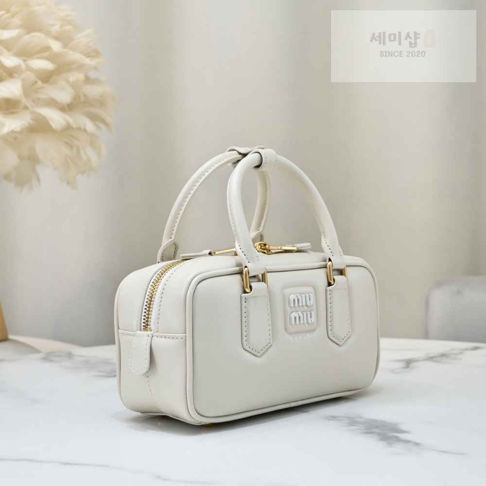 Miu Miu Miu Miu Arcadie Leather Regular Bag 18번 이미지