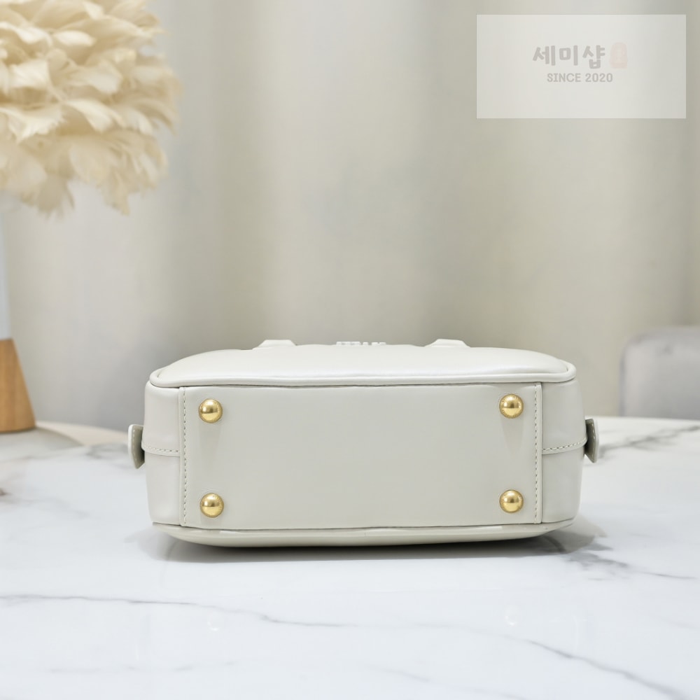 Miu Miu Miu Miu Arcadie Leather Regular Bag 59번 이미지