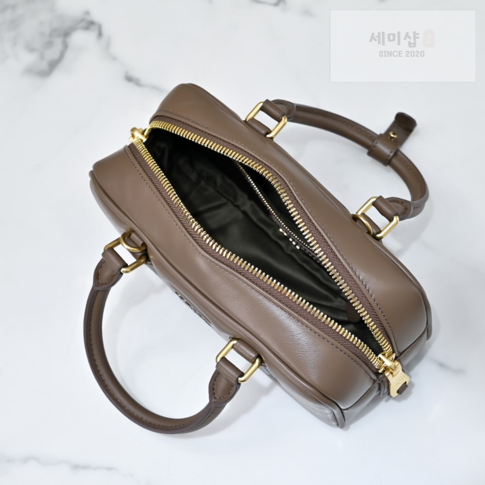 Miu Miu Miu Miu Arcadie Leather Regular Bag 39번 이미지