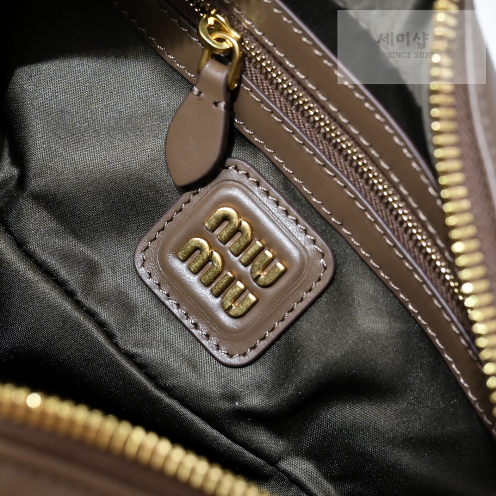 Miu Miu Miu Miu Arcadie Leather Regular Bag 40번 이미지
