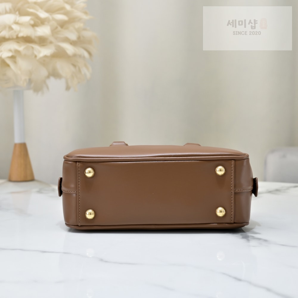 Miu Miu Miu Miu Arcadie Leather Regular Bag 43번 이미지