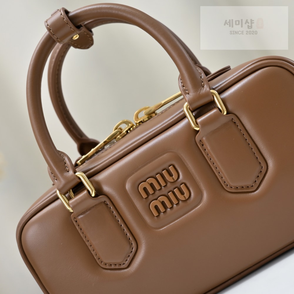 Miu Miu Miu Miu Arcadie Leather Regular Bag 44번 이미지