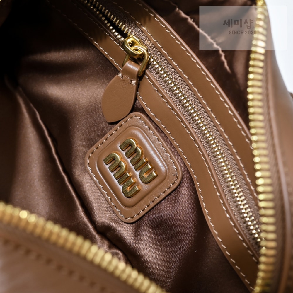 Miu Miu Miu Miu Arcadie Leather Regular Bag 48번 이미지
