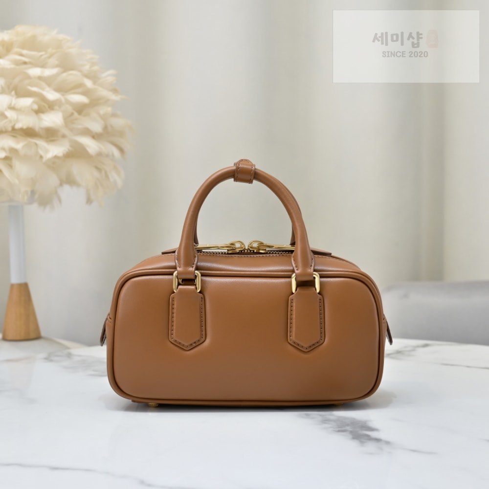 Miu Miu Miu Miu Arcadie Leather Regular Bag 50번 이미지