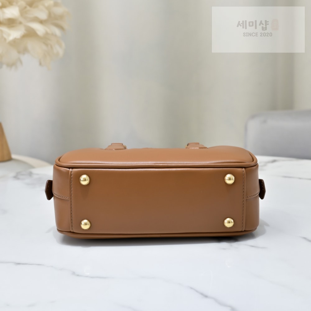 Miu Miu Miu Miu Arcadie Leather Regular Bag 52번 이미지