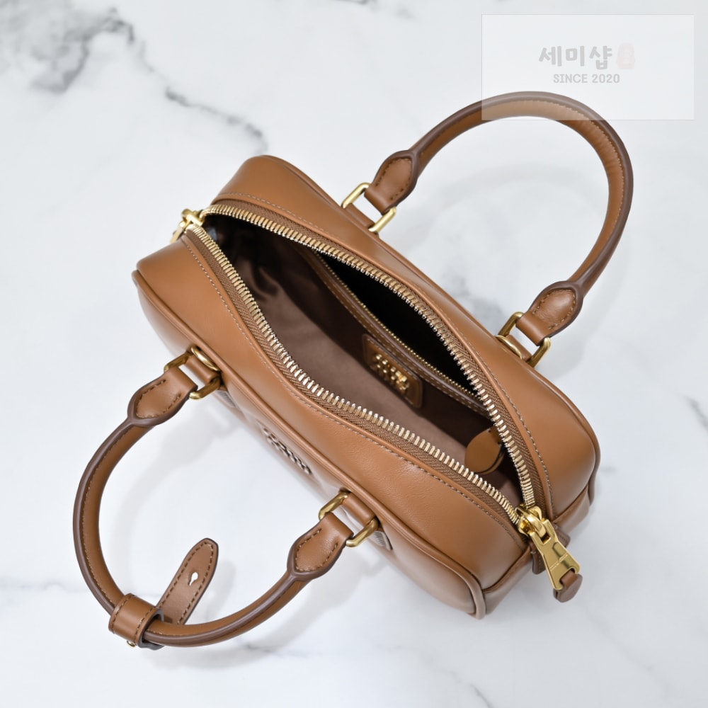 Miu Miu Miu Miu Arcadie Leather Regular Bag 56번 이미지