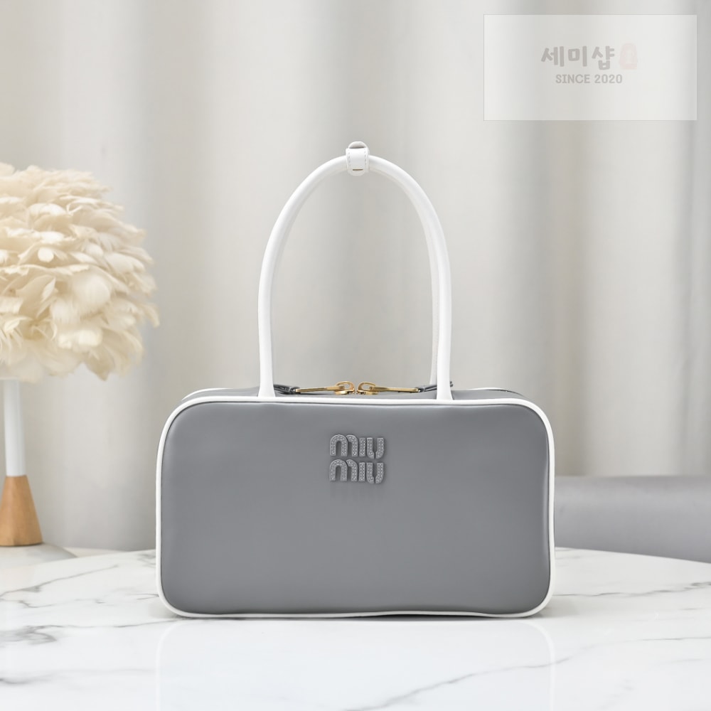 Miu Miu Miu Miu Beau Leather Top Handle Bag 1번 이미지