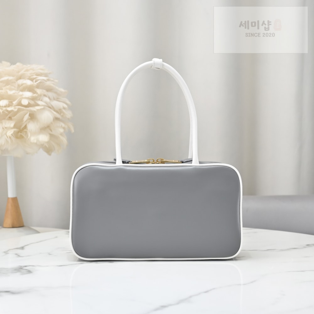 Miu Miu Miu Miu Beau Leather Top Handle Bag 9번 이미지