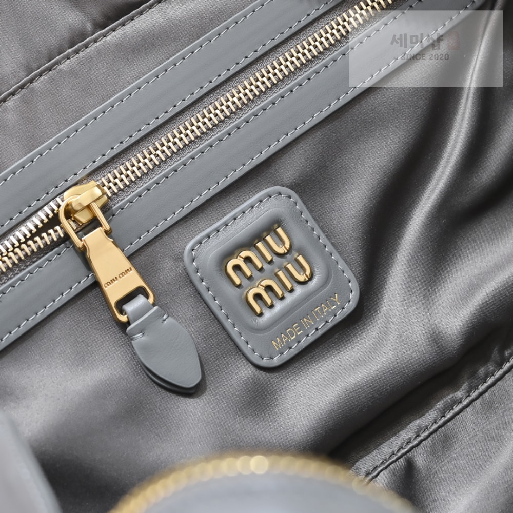 Miu Miu Miu Miu Beau Leather Top Handle Bag 7번 이미지