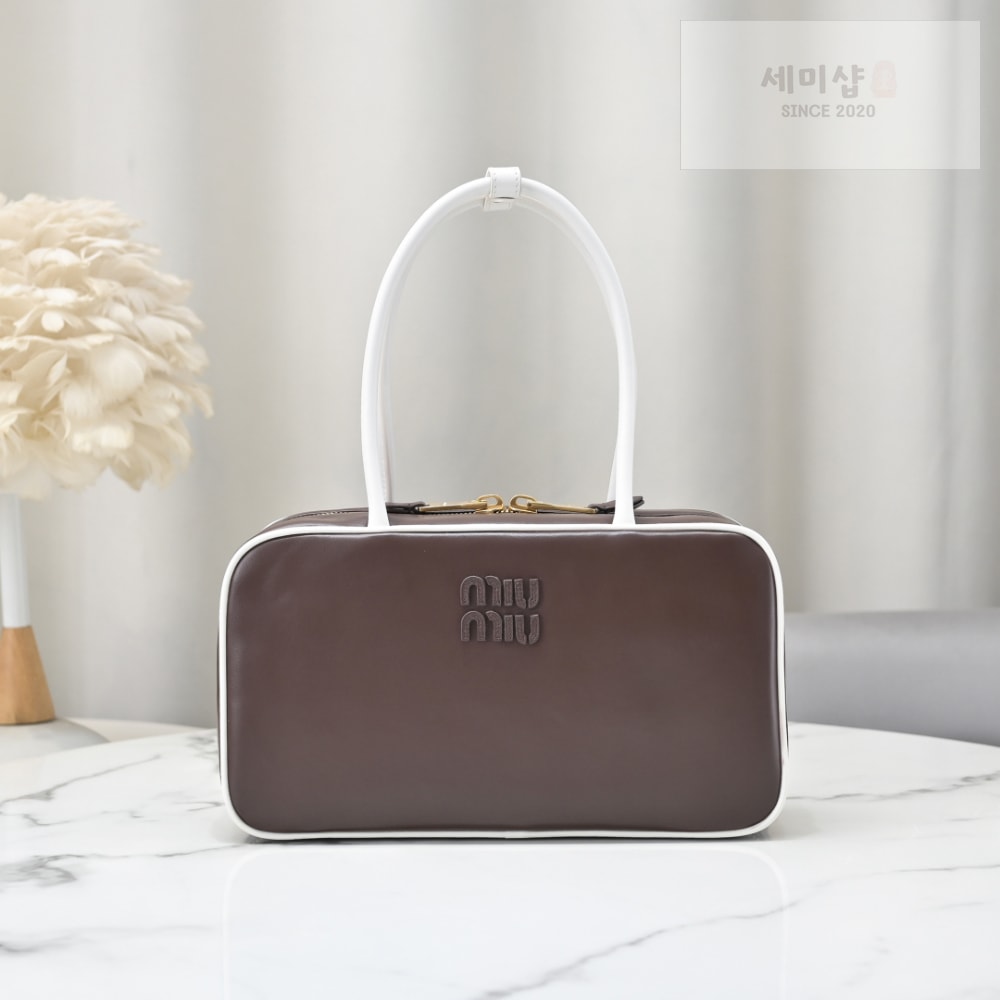 Miu Miu Miu Miu Beau Leather Top Handle Bag 1번 이미지