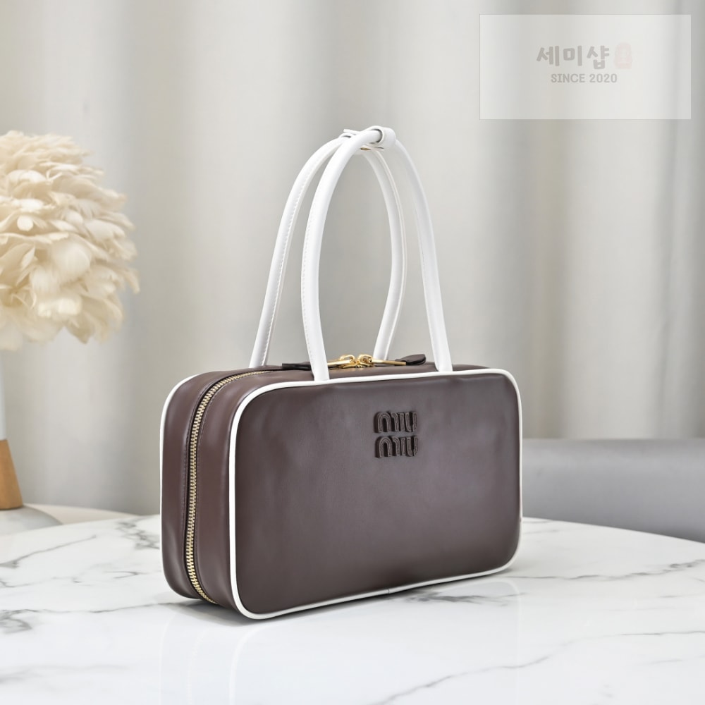 Miu Miu Miu Miu Beau Leather Top Handle Bag 7번 이미지