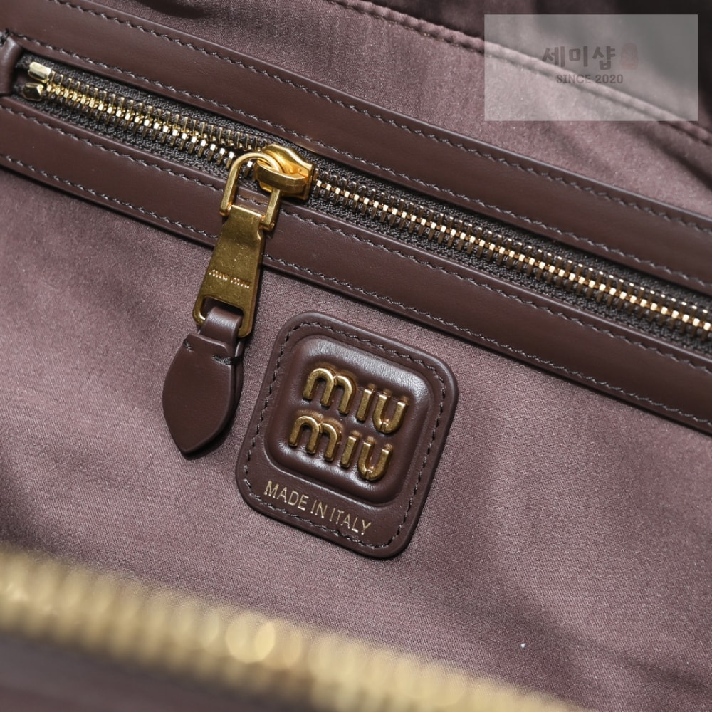 Miu Miu Miu Miu Beau Leather Top Handle Bag 8번 이미지