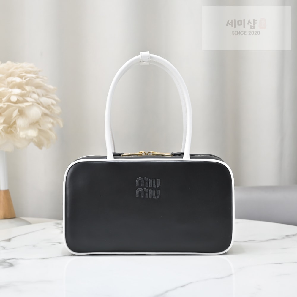 Miu Miu Miu Miu Beau Leather Top Handle Bag 8번 이미지
