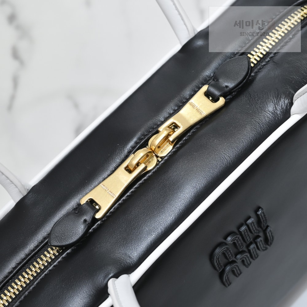 Miu Miu Miu Miu Beau Leather Top Handle Bag 5번 이미지