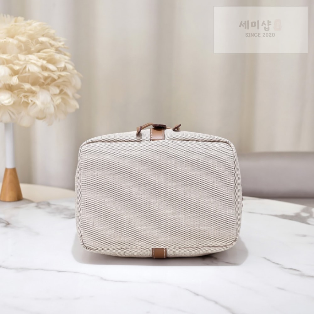 Miu Miu Miu Miu Canvas Leather Bucket Bag 3번 이미지