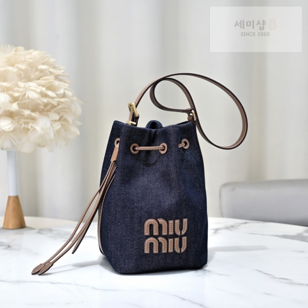 Miu Miu Miu Miu Denim Leather Bucket Bag 9번 이미지