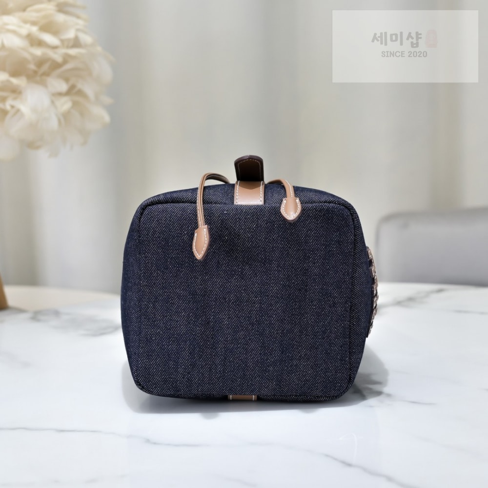 Miu Miu Miu Miu Denim Leather Bucket Bag 2번 이미지