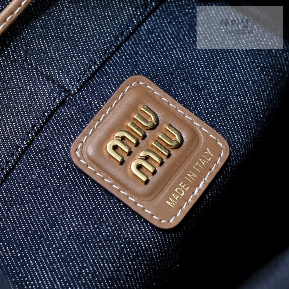 Miu Miu Miu Miu Denim Leather Bucket Bag 7번 이미지