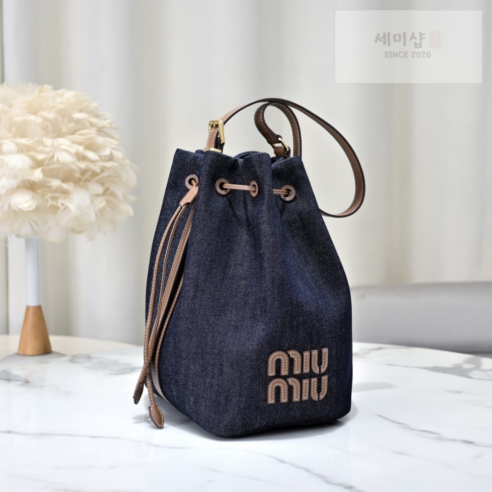 Miu Miu Miu Miu Denim Leather Bucket Bag 8번 이미지