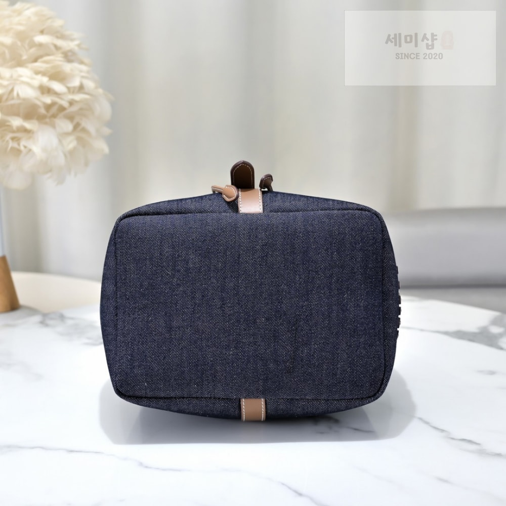 Miu Miu Miu Miu Denim Leather Bucket Bag 3번 이미지