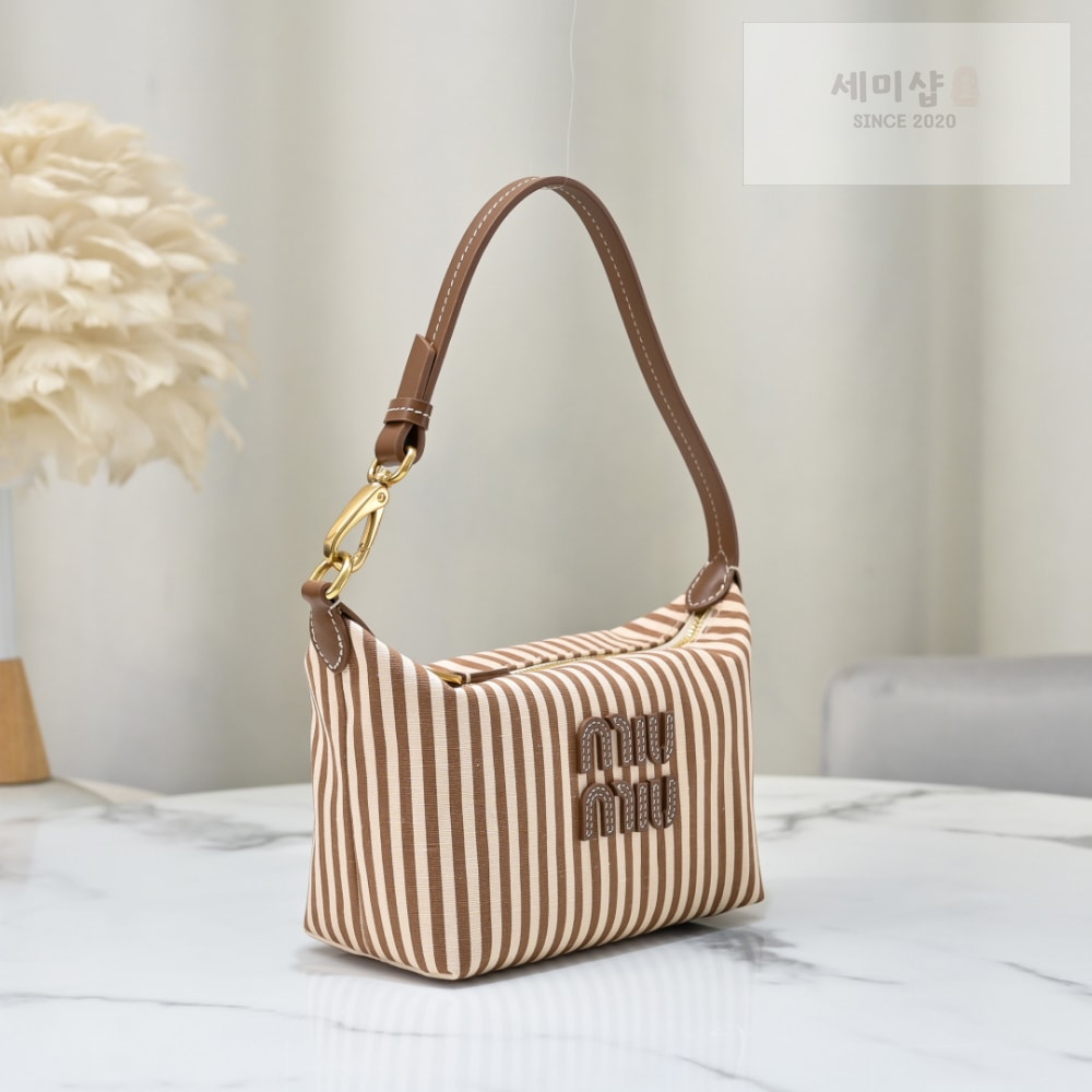 Miu Miu Miu Miu Gabardine Pouch Bag 3번 이미지