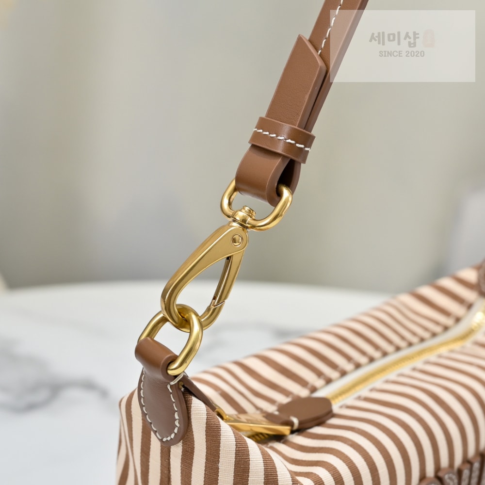 Miu Miu Miu Miu Gabardine Pouch Bag 6번 이미지