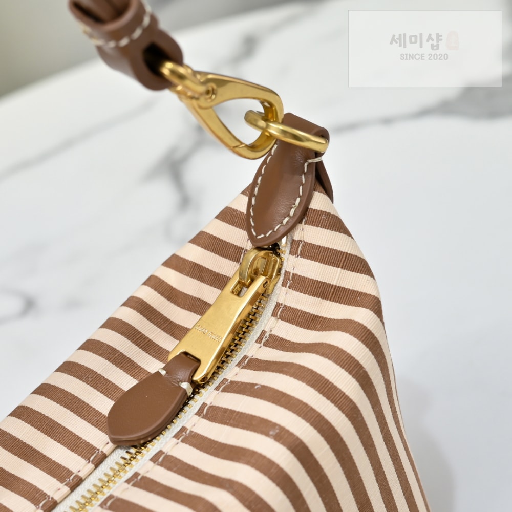 Miu Miu Miu Miu Gabardine Pouch Bag 17번 이미지