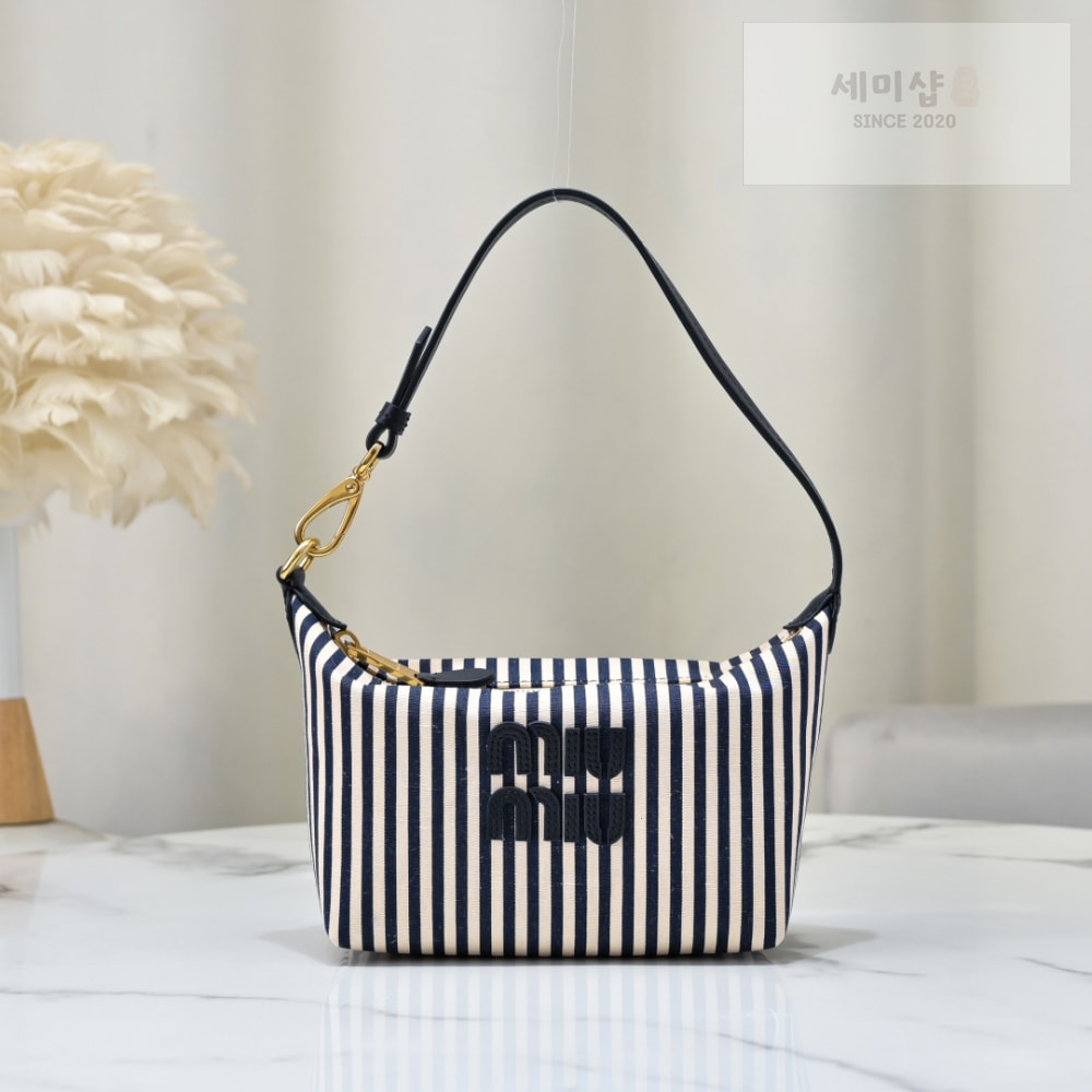 Miu Miu Miu Miu Gabardine Pouch Bag 8번 이미지