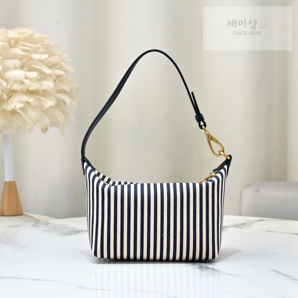 Miu Miu Miu Miu Gabardine Pouch Bag 16번 이미지