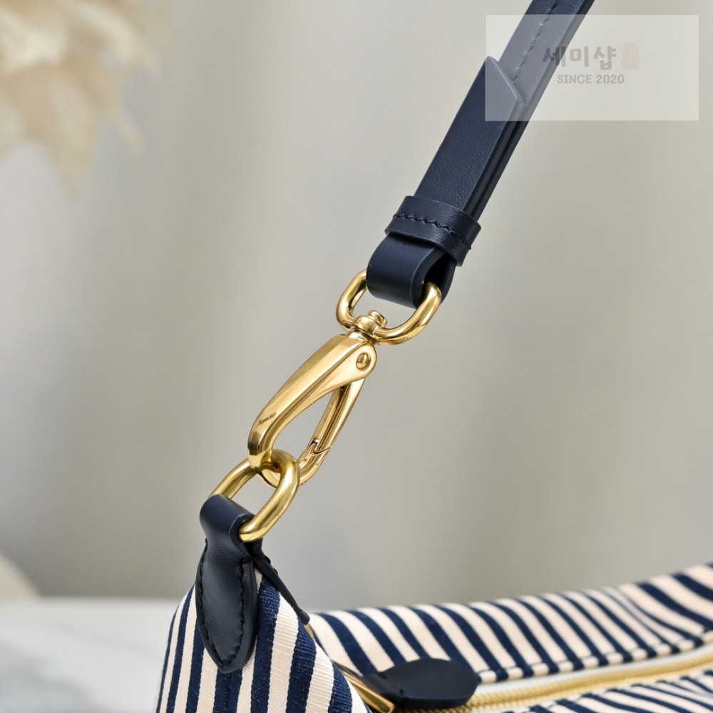 Miu Miu Miu Miu Gabardine Pouch Bag 13번 이미지
