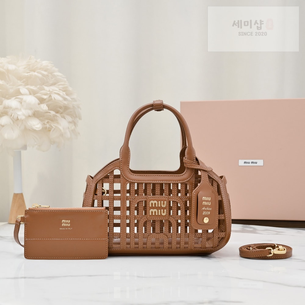 Miu Miu Miu Miu Leather Basket Bag 24번 이미지