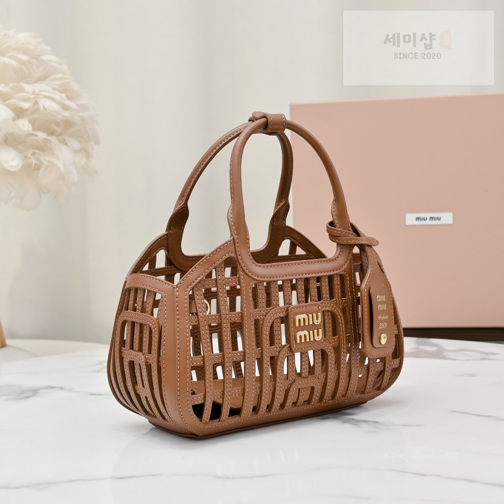 Miu Miu Miu Miu Leather Basket Bag 2번 이미지