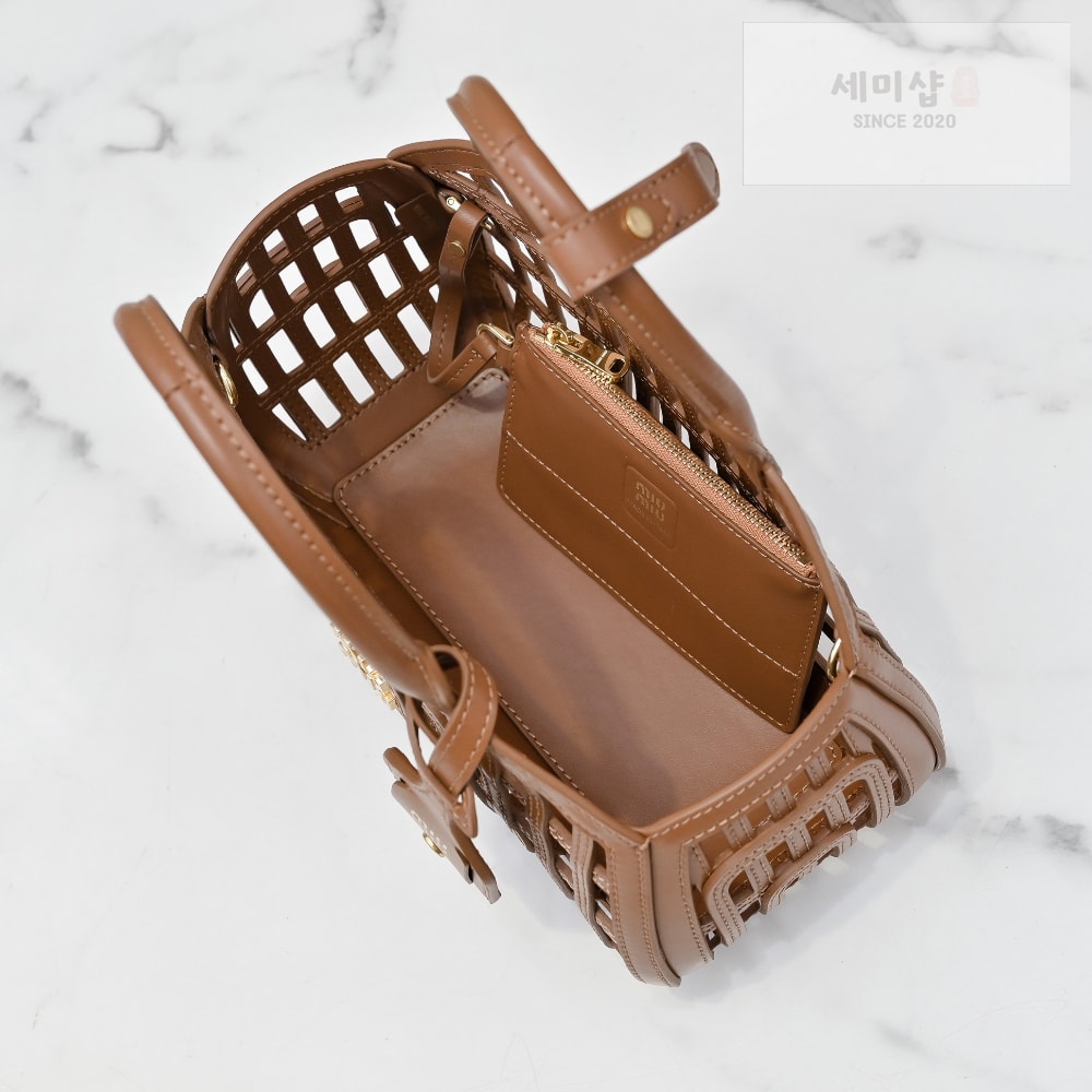 Miu Miu Miu Miu Leather Basket Bag 6번 이미지