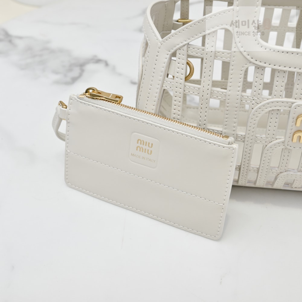 Miu Miu Miu Miu Leather Basket Bag 22번 이미지