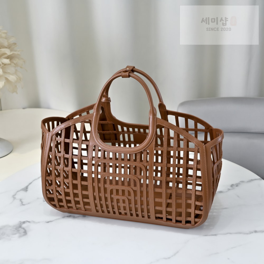 Miu Miu Miu Miu Leather Basket Bag 6번 이미지