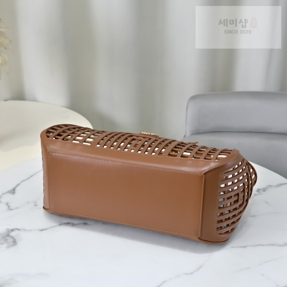 Miu Miu Miu Miu Leather Basket Bag 2번 이미지