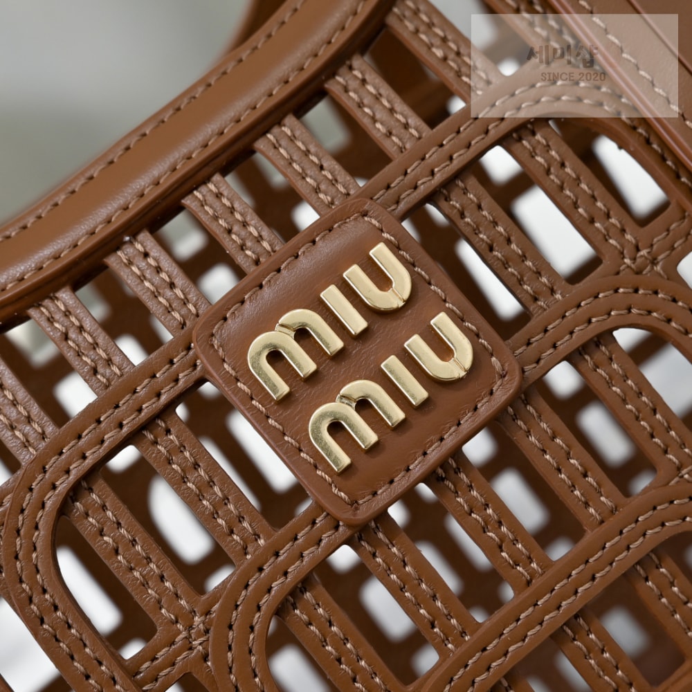 Miu Miu Miu Miu Leather Basket Bag 3번 이미지