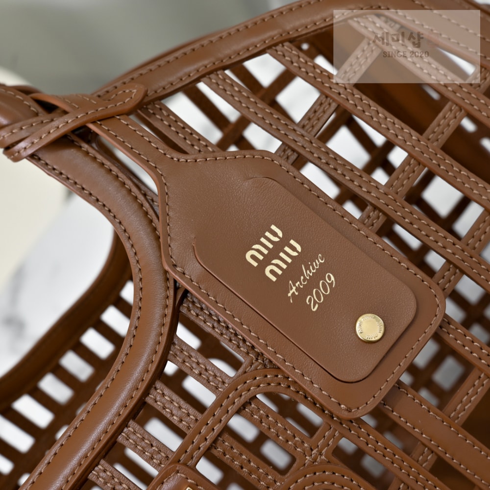 Miu Miu Miu Miu Leather Basket Bag 7번 이미지