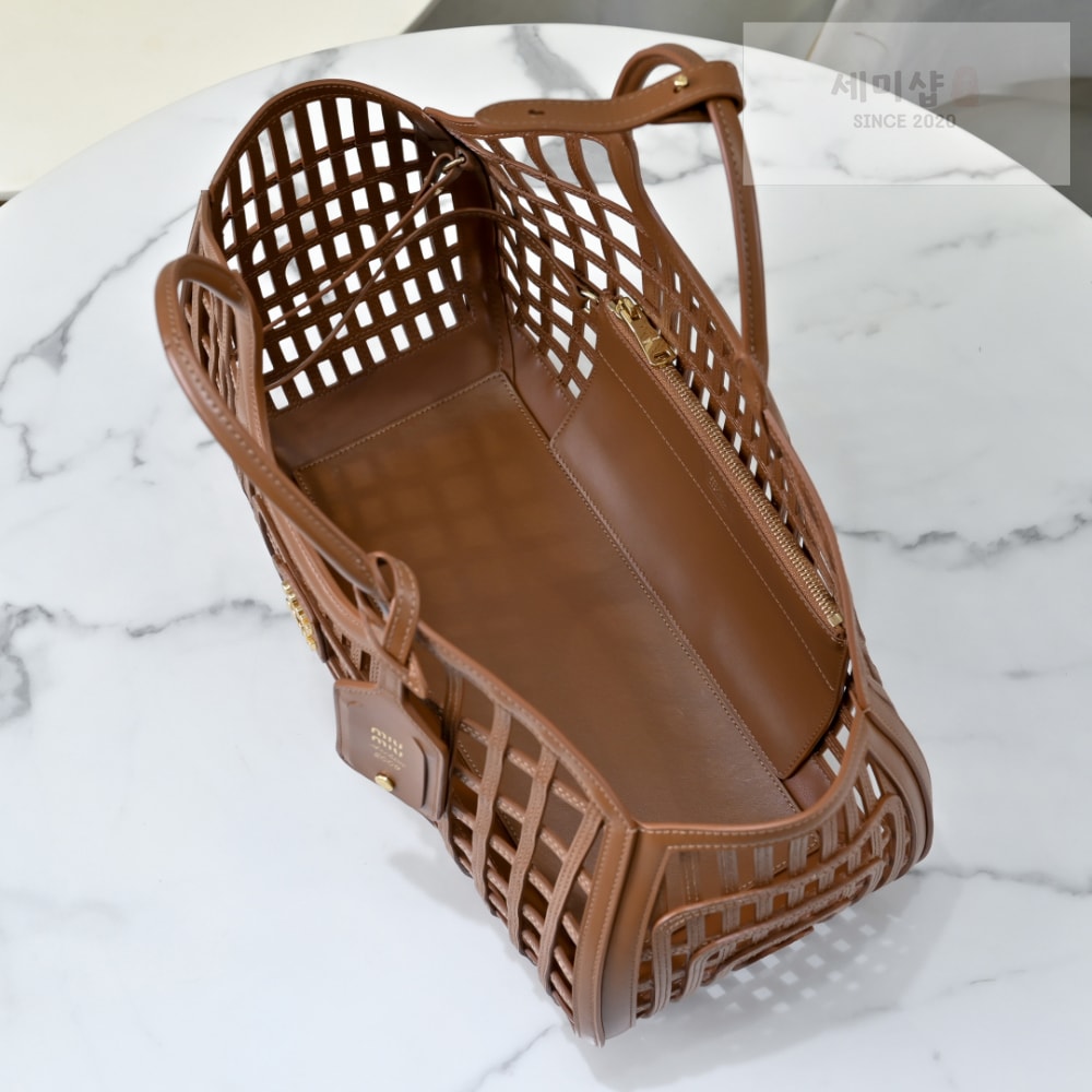 Miu Miu Miu Miu Leather Basket Bag 4번 이미지