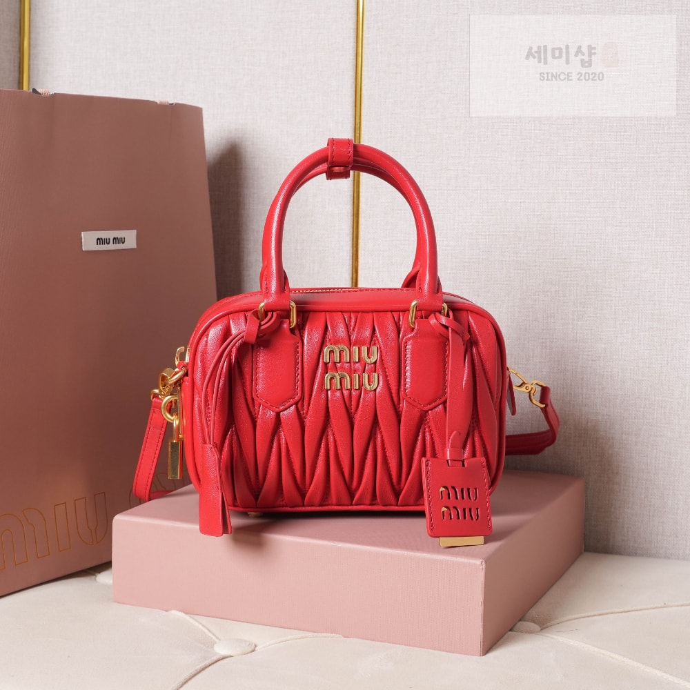Miu Miu Miu Miu Matelasse Nappa Leather Bag 8번 이미지