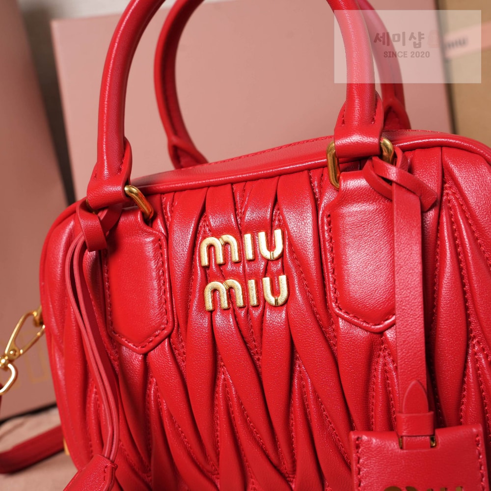 Miu Miu Miu Miu Matelasse Nappa Leather Bag 5번 이미지