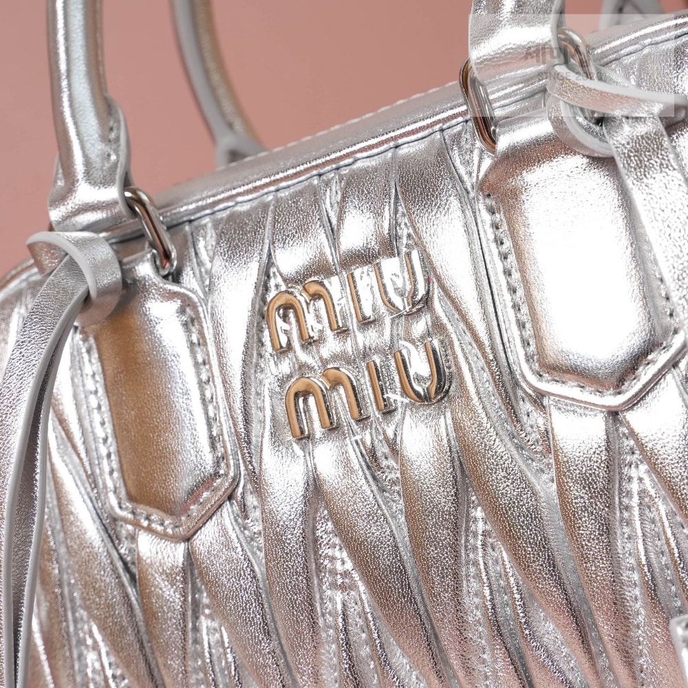 Miu Miu Miu Miu Matelasse Nappa Leather Bag 5번 이미지