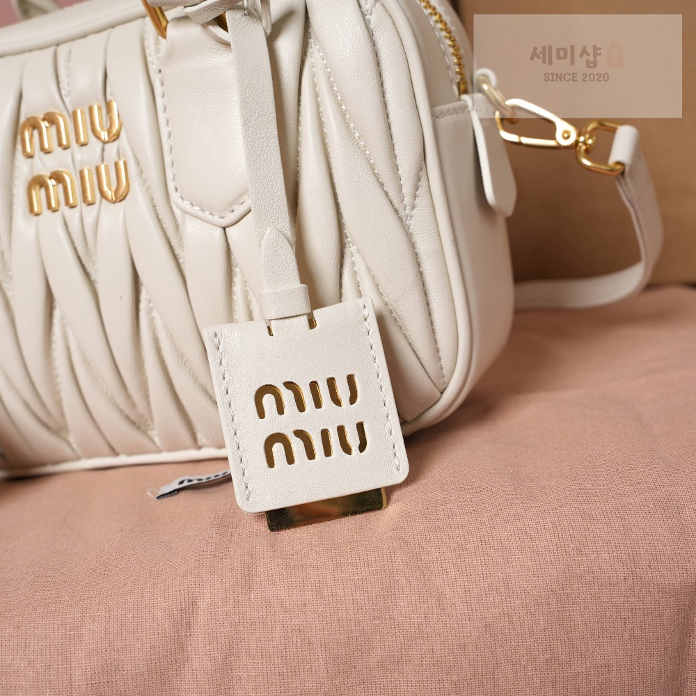 Miu Miu Miu Miu Matelasse Nappa Leather Bag 6번 이미지