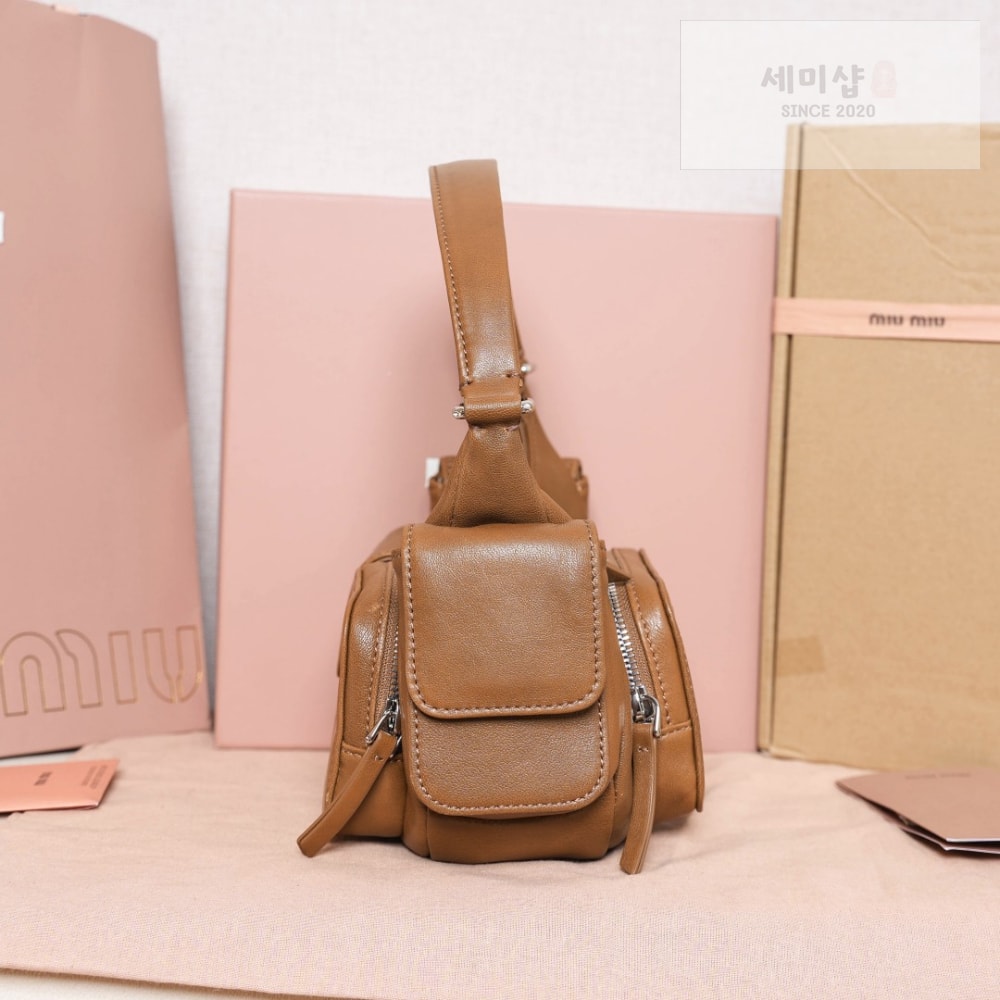 Miu Miu Miu Miu Nappa Leather Pocket Bag 3번 이미지