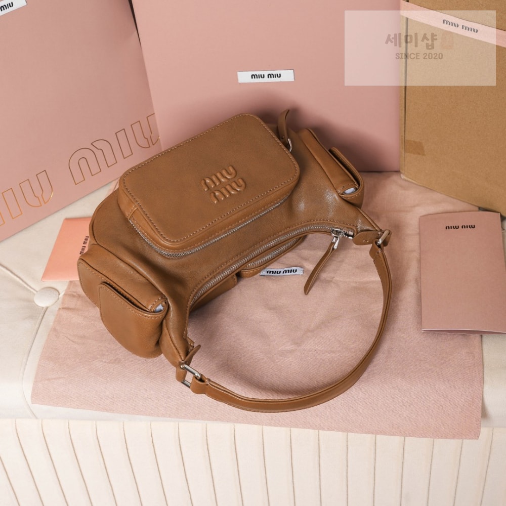Miu Miu Miu Miu Nappa Leather Pocket Bag 4번 이미지